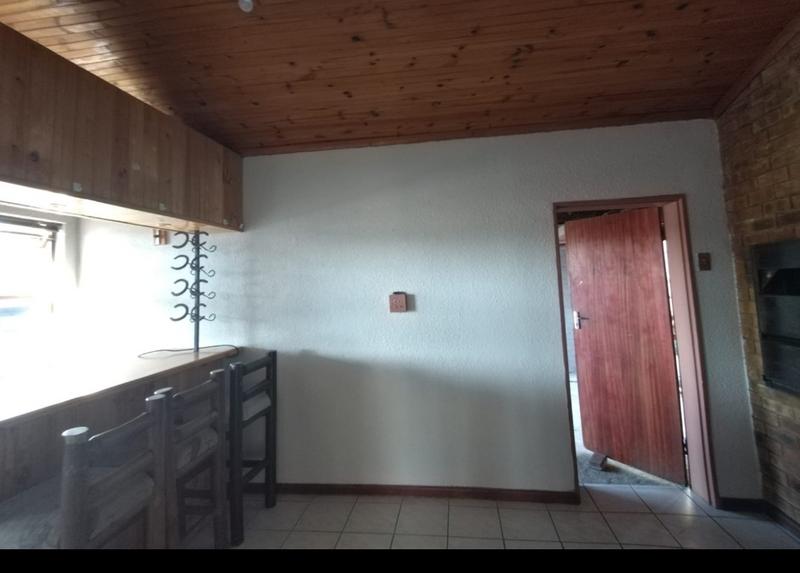 To Let 3 Bedroom Property for Rent in Protea Heights Western Cape